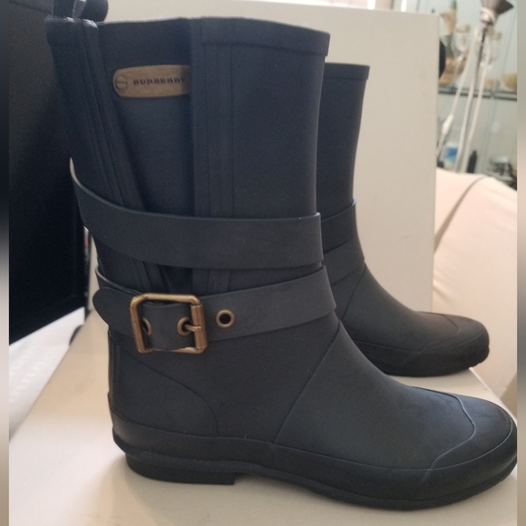BURBERRY RAINBOOTS! BRAND NEW! - Picture 3 of 10